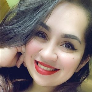 Meet your Posher, Jazmine